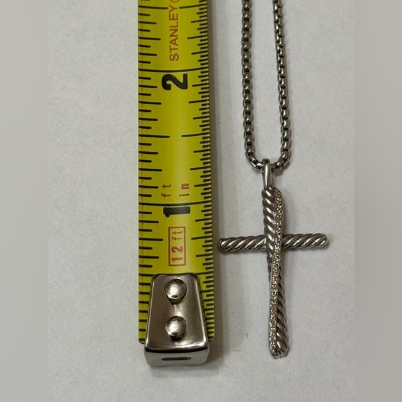 David Yurman Crossover Cross Necklace - Picture 3 of 9